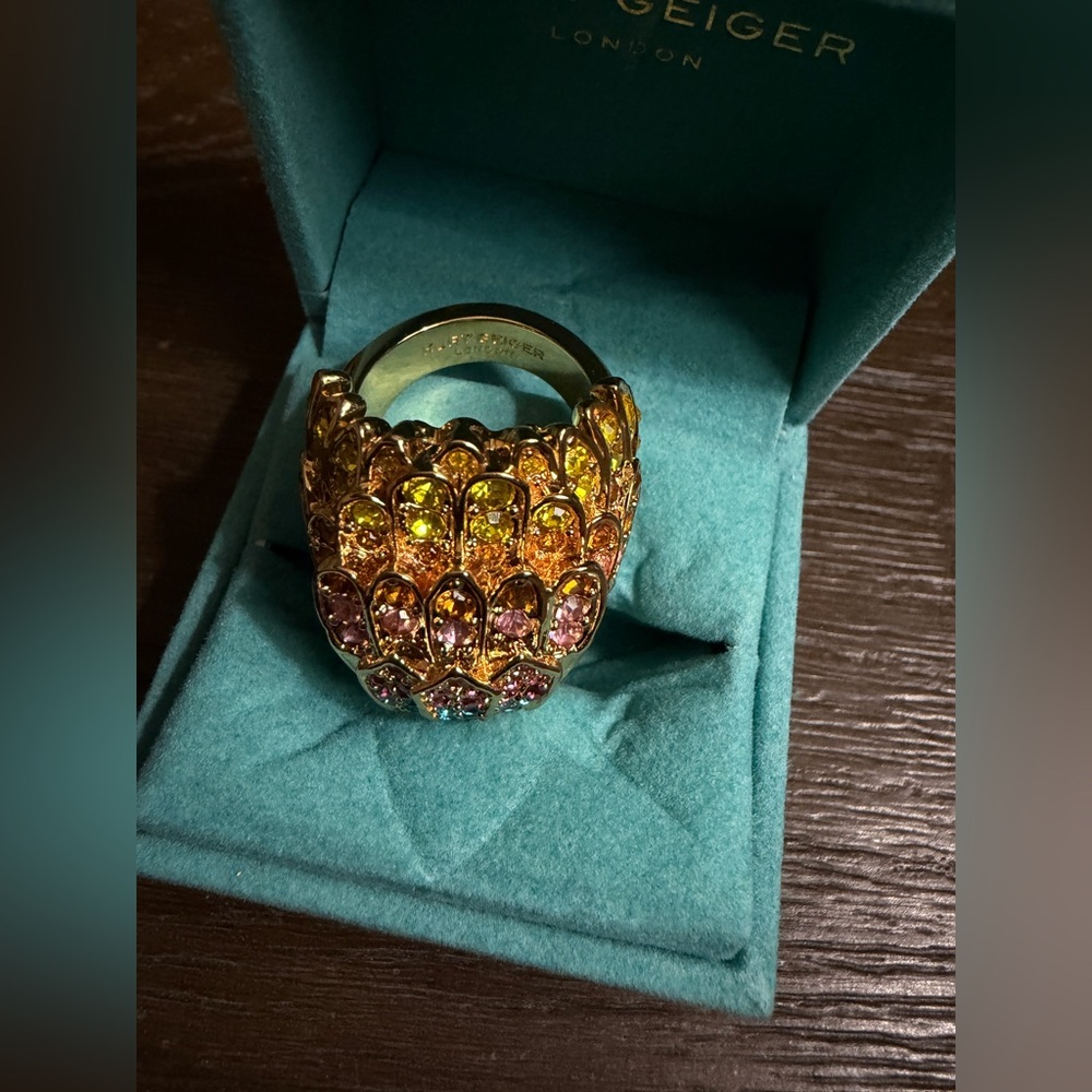 Kurt Geiger London Rainbow Eagle Head Ring with Multicolor Embellished jewels - Picture 3 of 6